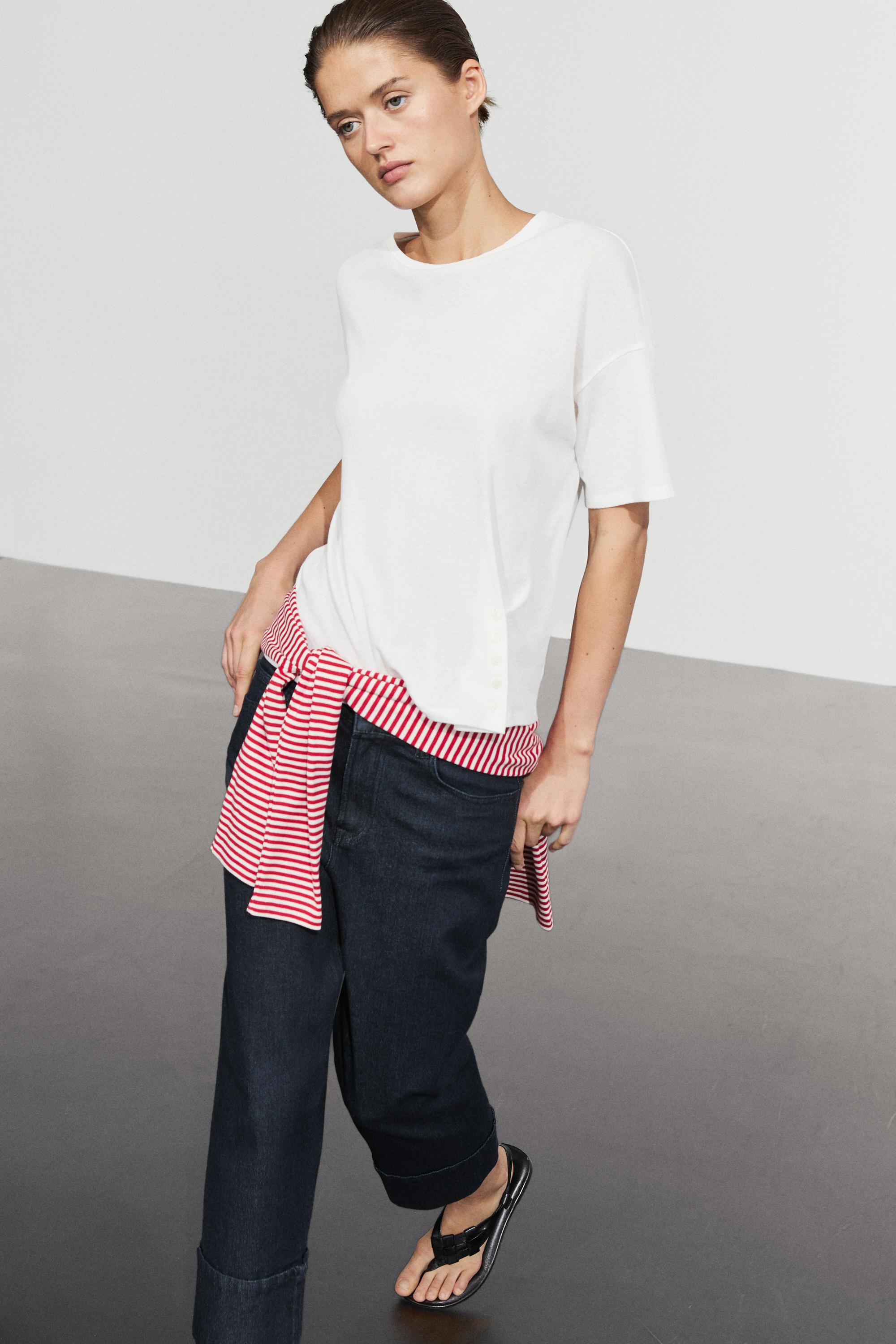 Button-detail short sleeve T-shirt